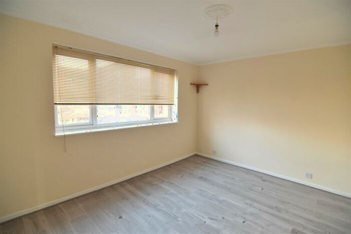 1 Bedroom Apartment To Rent In MiddlefieldsForestdaleCroydonSurrey, CR0