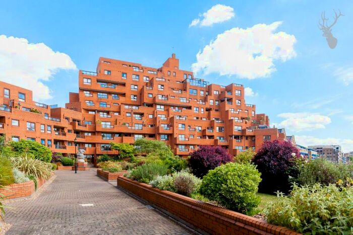 3 Bedroom Apartment To Rent In The Highway, Wapping, London, E1W