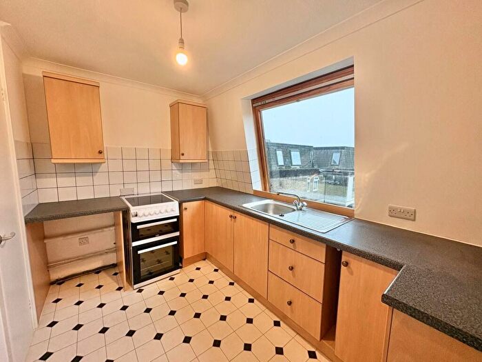 2 Bedroom Flat To Rent In Flat, Chates Farm Court, John Street, Brighton, BN2
