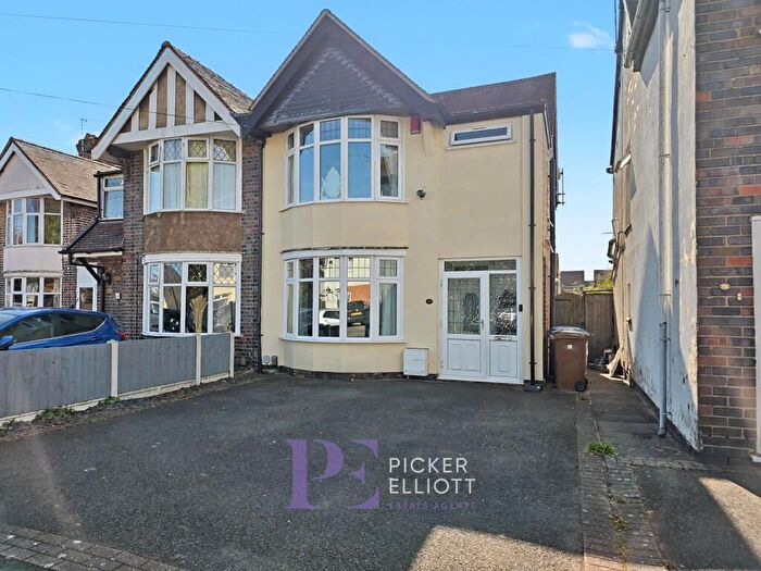 3 Bedroom Semi Detached House For Sale In Merevale Avenue, Hinckley, LE10