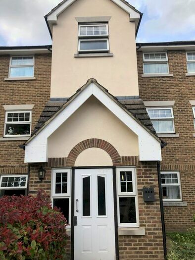 2 Bedroom Flat To Rent In Mariner Close, Barnet, EN4