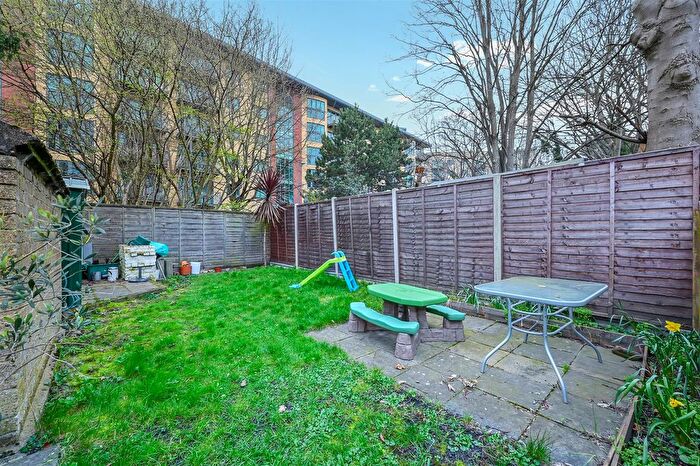 2 Bedroom Flat For Sale In Runnymede, Colliers Wood, SW19