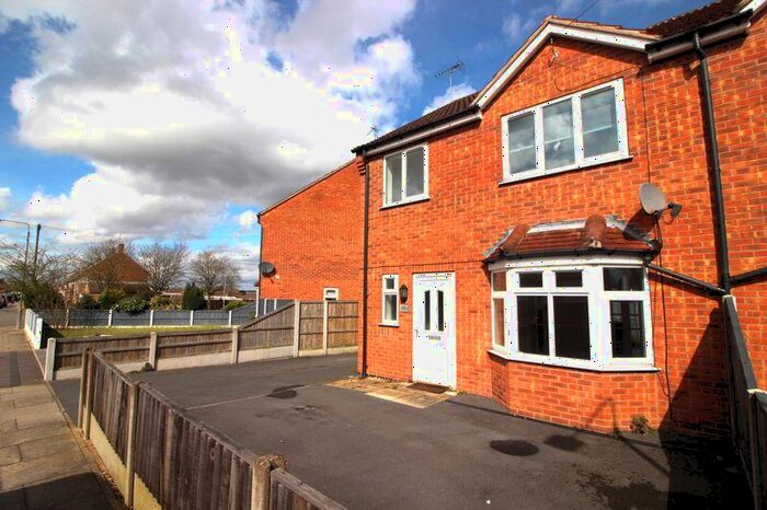 3 Bedroom Semi-Detached House For Sale In Robin Hood Avenue, Warsop, NG20
