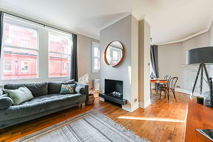 2 Bedroom Flat To Rent In Chiltern Street, Marylebone, London, W1U