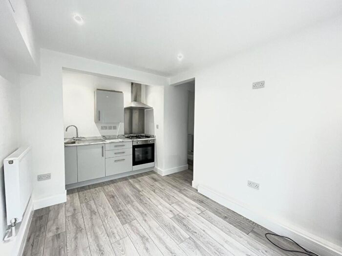1 Bedroom Flat To Rent In Montgomery Street, Hove, BN3