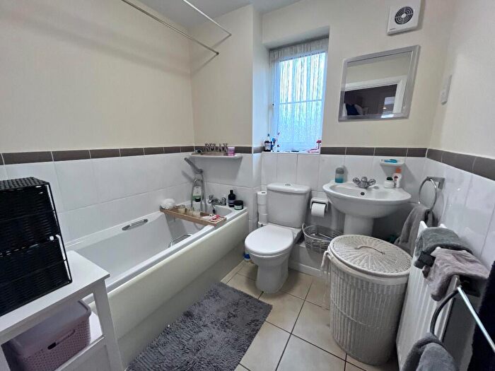 2 Bedroom Apartment To Rent In Horn Pie Road, Norwich, Norfolk, NR5