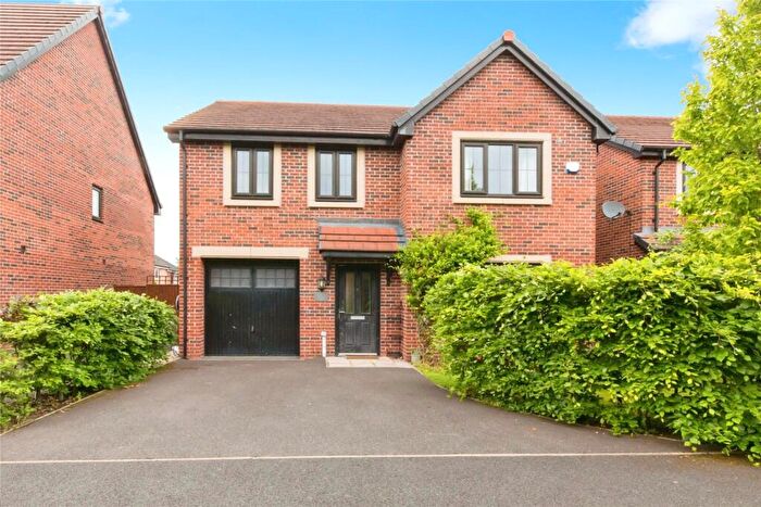 4 Bedroom Detached House For Sale In Pipers Hollow, Sandbach, Cheshire, CW11