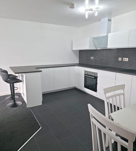2 Bedroom Flat To Rent In Ladywell Point, Pilgrims Way, Salford, Lancashire, M50