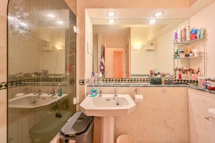 1 Bedroom Flat To Rent In Prescot Street, Aldgate, London, E1