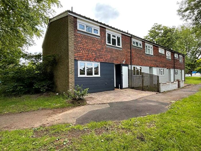 3 Bedroom End Of Terrace House For Sale In Badgers Close, Godalming, Surrey, GU7