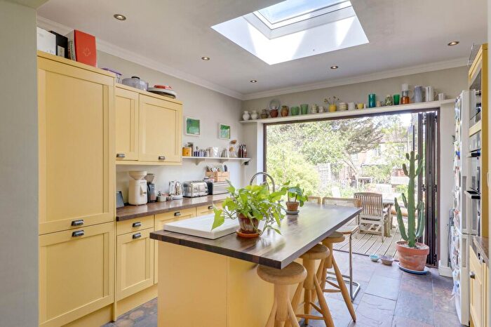 3 Bedroom Terraced House For Sale In Sandhurst Road, Catford, SE6