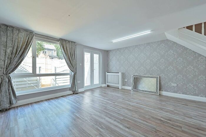 3 Bedroom Terraced House To Rent In Muirfield Road, Bushey, South Oxhey, WD19