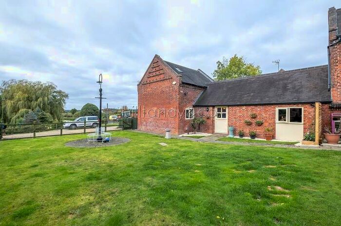 2 Bedroom Barn Conversion Character Property For Sale In Lichfield Road, Burntwood, WS7