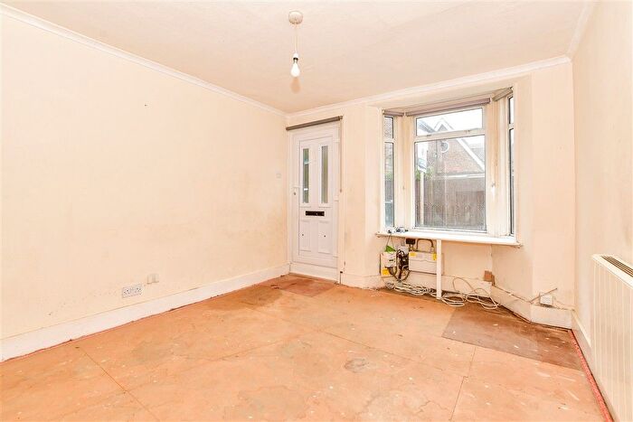 2 Bedroom Terraced House For Sale In Mount Pleasant, Hildenborough, Tonbridge, Kent, TN11