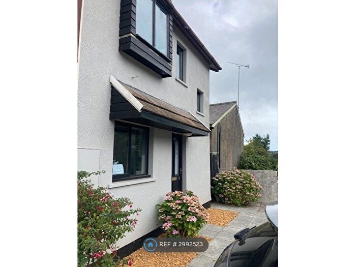 2 Bedroom Semi-detached House To Rent In Kings Court, Narberth, SA67