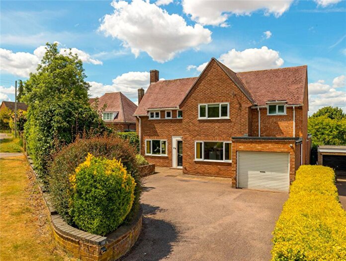 3 Bedroom Detached House For Sale In Priory Close, Royston, Hertfordshire, SG8