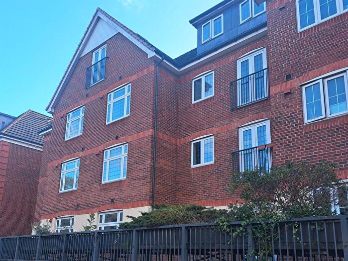 2 Bedroom Apartment To Rent In London Road, Camberley, GU15