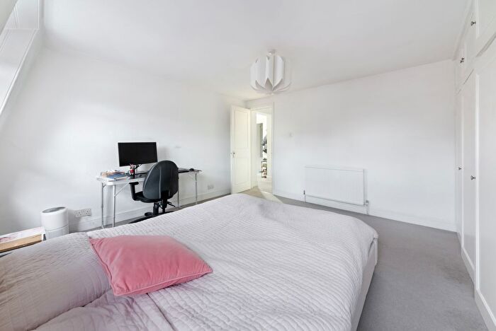1 Bedroom Flat For Sale In Poplar High Street, London, E14
