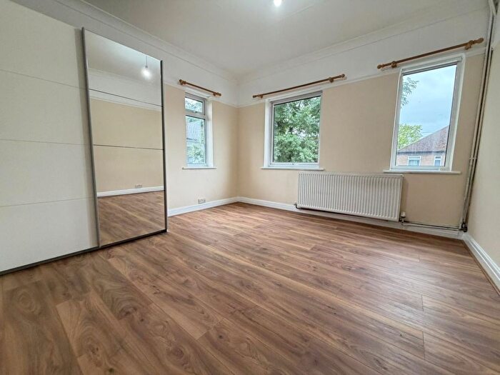 2 Bedroom Maisonette To Rent In Clifton Road, Slough, SL1