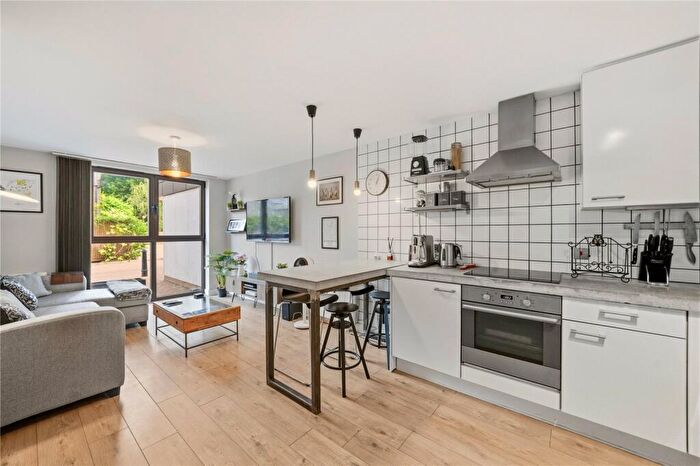 2 Bedroom Apartment For Sale In Petergate, SW11