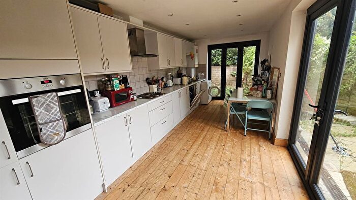 4 Bedroom End Of Terrace House To Rent In Northcote Road, London, E17