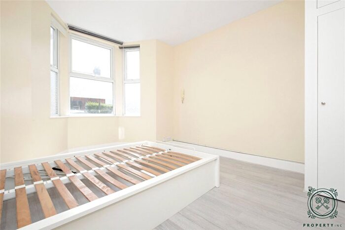 1 Bedroom Terraced House To Rent In Woodlands Park Road, London, N15