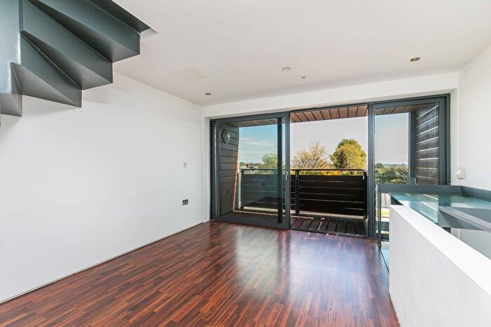 1 Bedroom Semi-Detached House To Rent In Fordington Avenue, Winchester, SO22