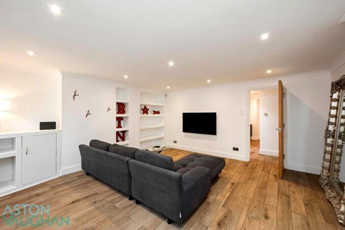 1 Bedroom Apartment For Sale In Lower Rock Gardens, Brighton, BN2