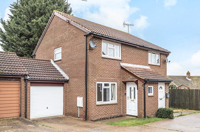 2 Bedroom End Of Terrace House To Rent In Agate Close, Wokingham, RG41