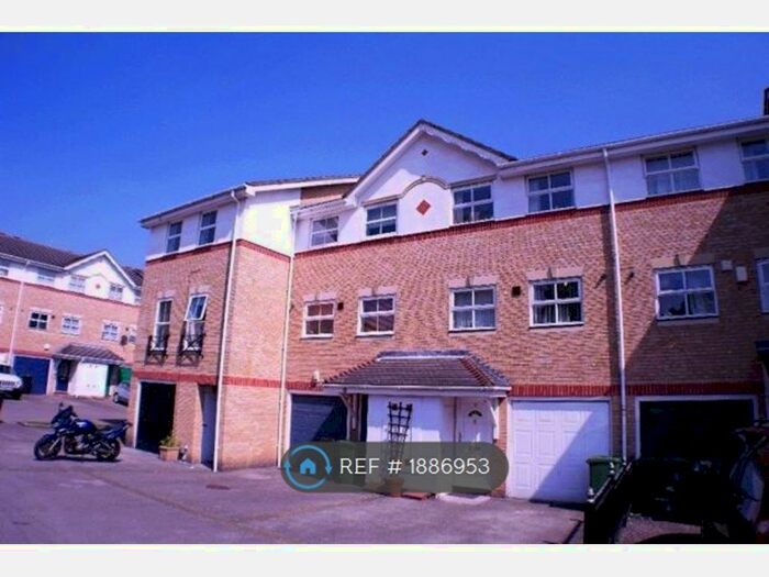 3 Bedroom Terraced House To Rent In Ladys Close, Watford, WD18