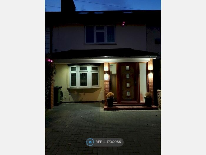 4 Bedroom Terraced House To Rent In Wren Road, Dagenham, RM9