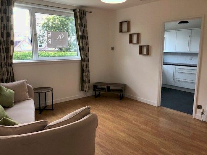 2 Bedroom Flat To Rent In Broomhill Road, Garthdee, Aberdeen, AB10