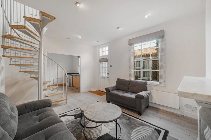 2 Bedroom Mews To Rent In Rossmore Close, Rossmore Road, NW1