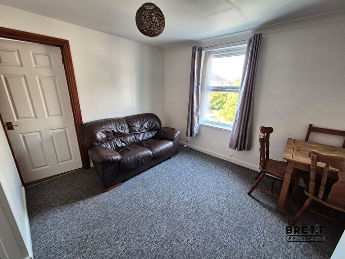 1 Bedroom Flat To Rent In Flat B Brooke House, Brooke Avenue, Milford Haven, SA73