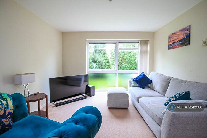1 Bedroom Flat To Rent In Copers Cope Road, Beckenham, Kent, BR3