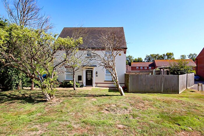 3 Bedroom Semi Detached House For Sale In Haigh Copse, Angmering, BN16