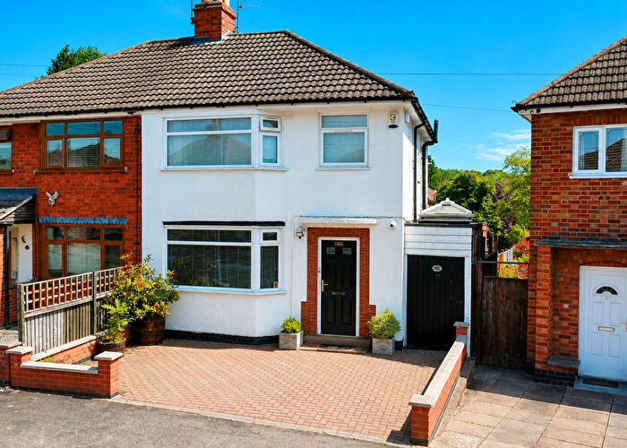 3 Bedroom Semi-Detached House For Sale In Stratford Road, Leicester, LE3
