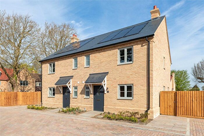 3 Bedroom Semi Detached House For Sale In Beech Gardens, Harston, Cambridge, CB22