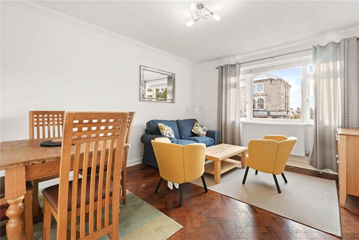 2 Bedroom Flat To Rent In Nightingale Lane, SW12