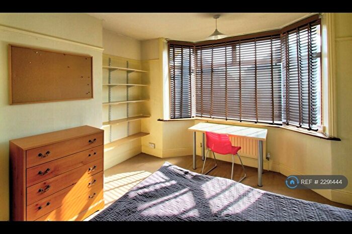 4 Bedroom Semi-Detached House To Rent In Sirdar Road, Southampton, SO17