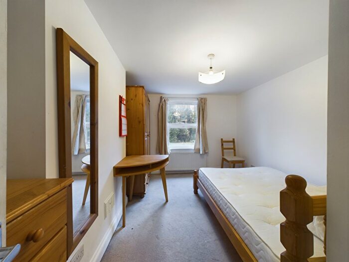 4 Bedroom Flat To Rent In Disraeli Road, London, SW15