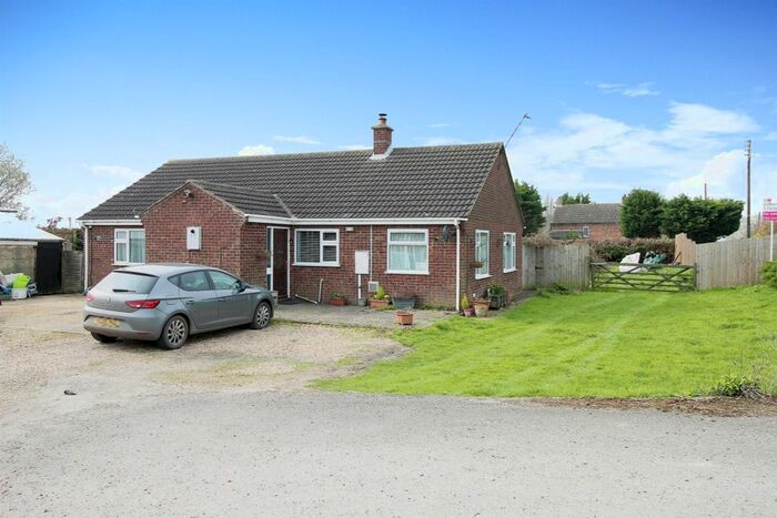 3 Bedroom Detached Bungalow For Sale In Tattershall Bridge Road, Tattershall Bridge, Lincoln, LN4