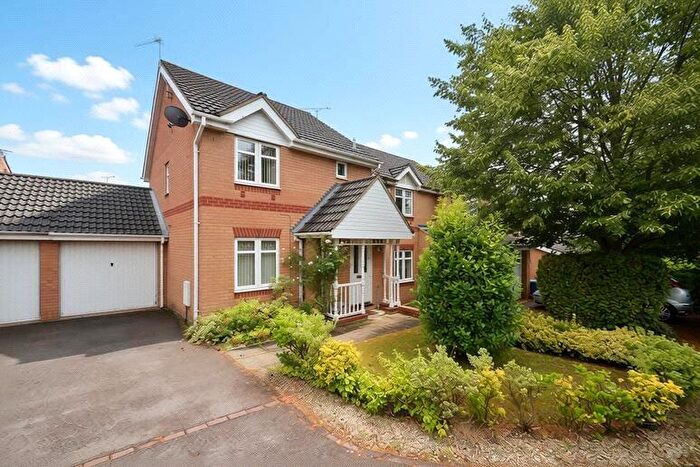 3 Bedroom Detached House To Rent In The Fairway, Kettering, Northamptonshire, NN15