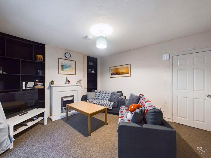 4 Bedroom Semi-Detached House To Rent In Barcombe Road, Brighton, BN1