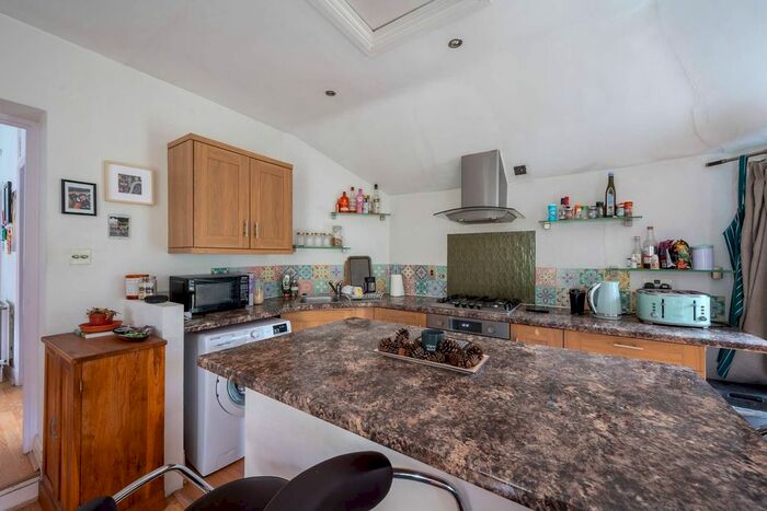 1 Bedroom Flat To Rent In Gwendolen Avenue, Putney, London, SW15