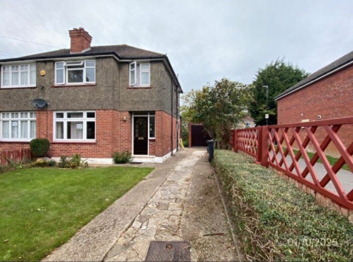 3 Bedroom House To Rent In Kendal Drive, SL2