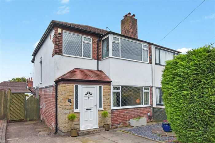 3 Bedroom Semi-Detached House For Sale In Vesper Gate Crescent, Kirkstall, Leeds, LS5