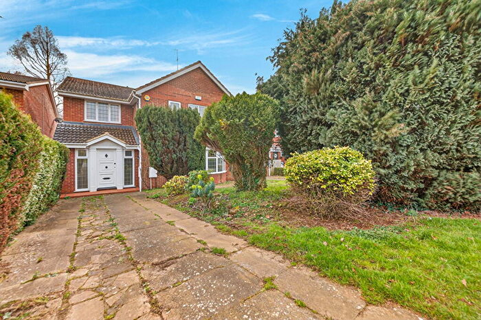 5 Bedroom Detached House For Sale In Hall Close, Kettering, NN15