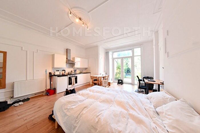 Studio To Rent In Manstone Road, Cricklewood, NW2