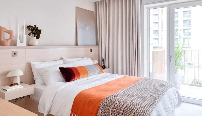 1 Bedroom Flat To Rent In Fountain Park Way, London, W12